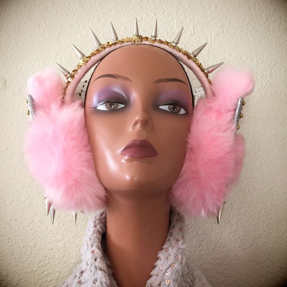 GuiltyMeasures “Peggysus” One Of A Kind FunMuffs - Picture 2 of 5